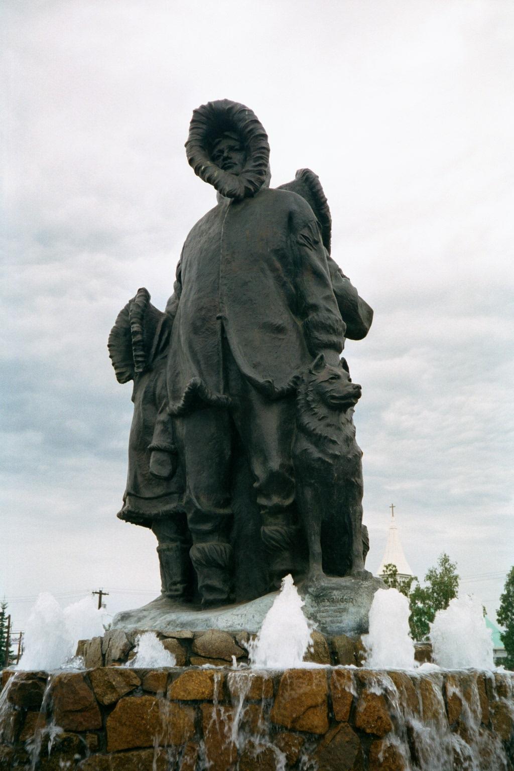 The First Family of Fairbanks statue inspires travelers to explore Alaska’s wilderness (source: Joyce Longfellow)